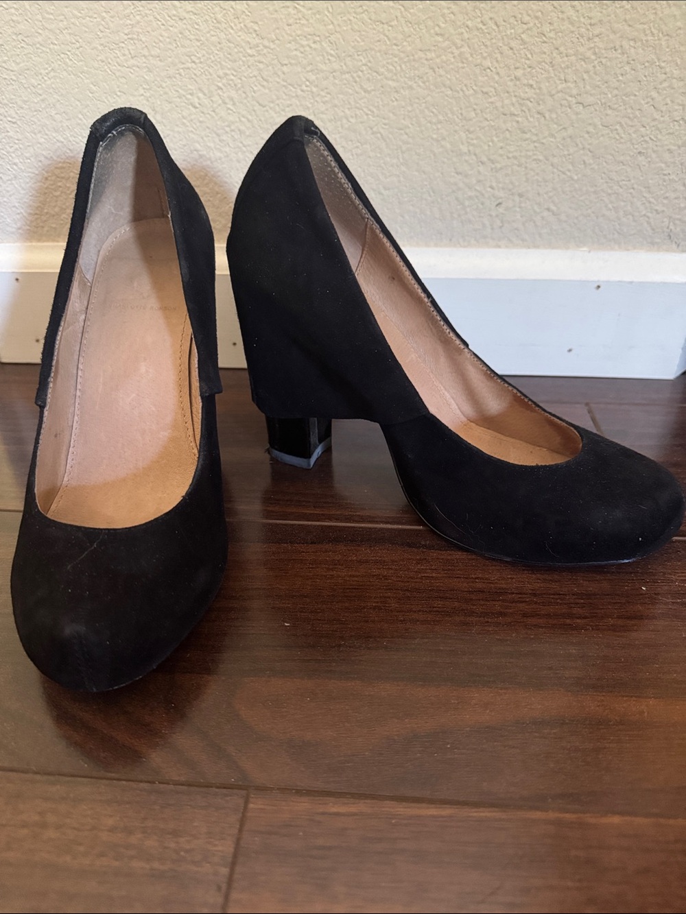 Charlotte Ronson Black Suede Mid Heel Pumps